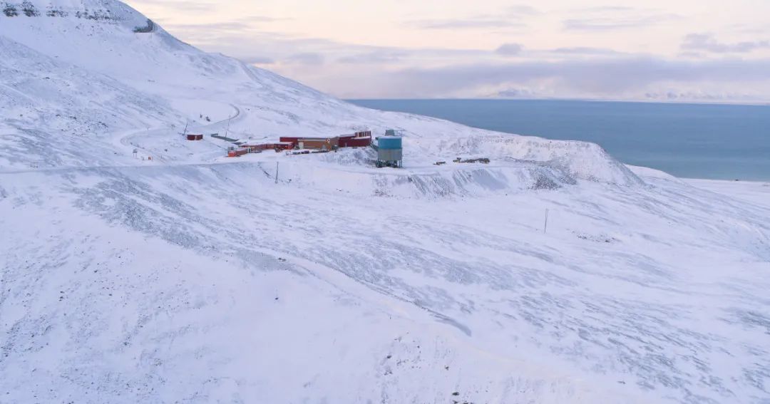 Svalbard废弃矿井.jpeg